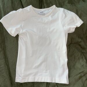 NWOT SKIMS Soft Smoothing Seamless Tshirt Marble